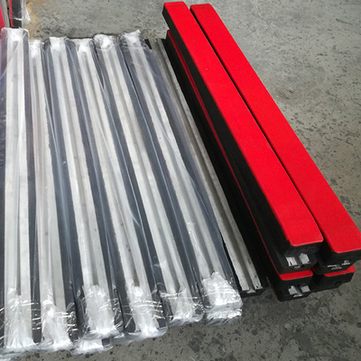 تسمه ضربه ای نوار نقاله ضد شوک که از میله های ضربه ای UHMWPE پشتیبانی می کند